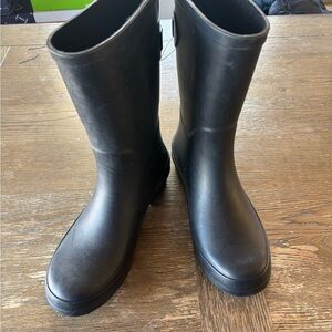 Black Rubber Rain Boots